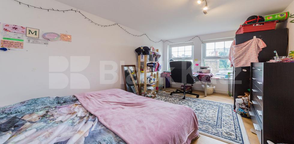 			3 Bedroom, 1 bath, 1 reception Apartment			 Criterion Mews, ARCHWAY N19